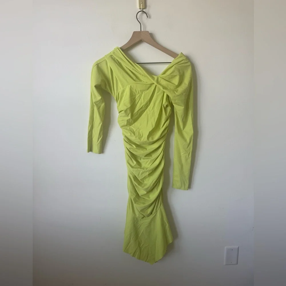 L'Academie Cachet Mini Dress in Chartreuse Small - Picture 2 of 4